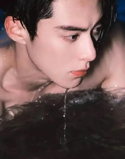 内娱荷尔蒙爆棚男神排名,邓为20,肖战第9,张艺兴第7,吴磊第4|杨洋