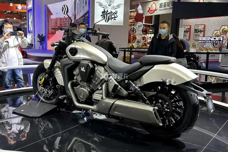 重庆摩展;摩博会;摩托车;巡航车;奔达摩托;金吉拉;黑骑