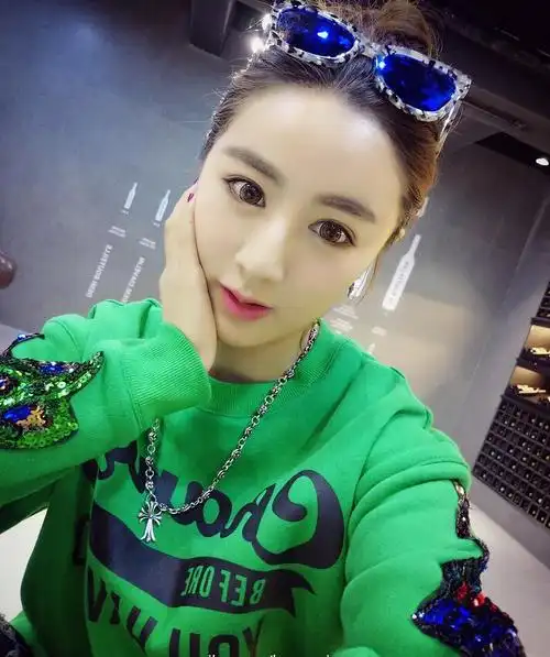 薇娅viya早期生活照写真被传有整过容薇娅真实颜值照片合集大全