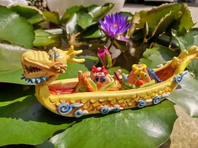 陶艺小粽子划龙舟被晒得黢黑