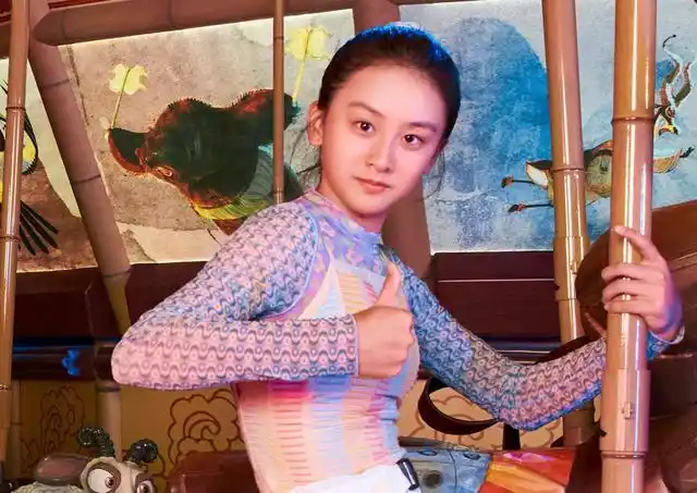 明星萌娃扎堆长大,黄多多从小美到大,章子怡继女颜值美出新高度