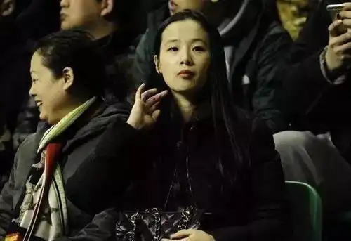 辽宁男篮杨鸣老婆_cba运动员杨鸣老婆资料图片一览-最初体育网