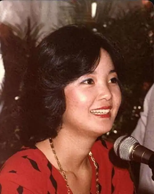 28年夜夜折磨,成龙邓丽君私生子幕后浮出水面,深扒成龙的风流史