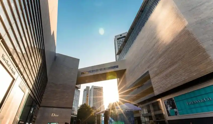 德基广场去年销售额数据超100亿,稳坐南京购物中心第一宝座