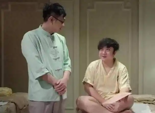 演员乔杉,一脚踏进娱乐圈一脚留在洗脚城,成名之后没让妻子失望_莫丹