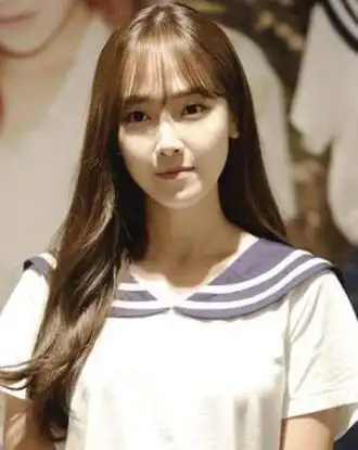 郑秀妍平刘海发型图片 郑秀妍漂亮发型造型