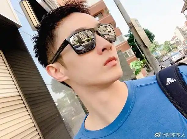 翁瑞迪结婚了吗 目前还没有女朋友