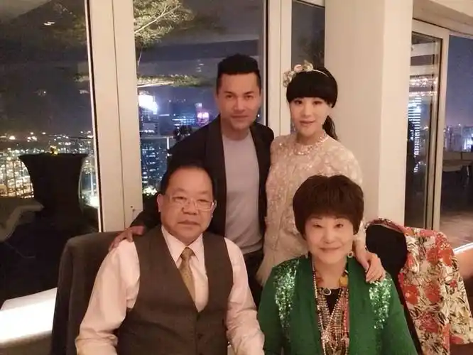 北大才女杨小娟:嫁"不老男神"吕良伟,丈夫是怎样评价她的呢?