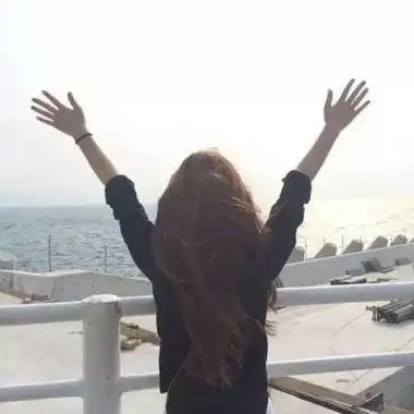 长发头像背影唯美女生图片大全 想和你游四方赏晴雨的风光