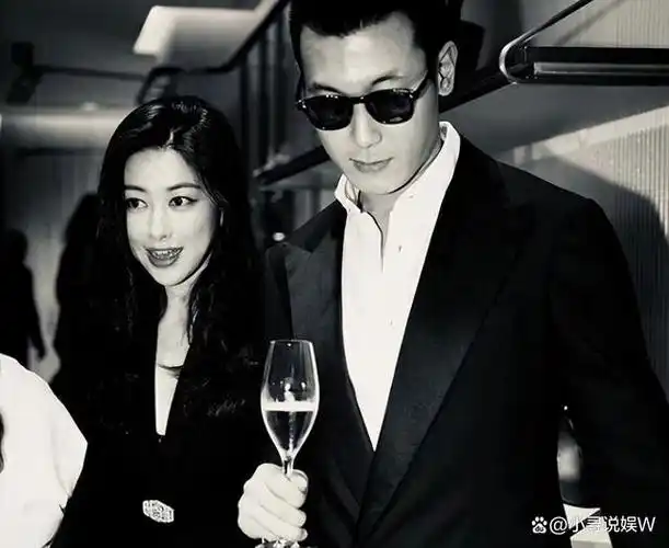 知名女演员朱珠在社交媒体上分享了一组巴黎旅行的照片,照片中的她和