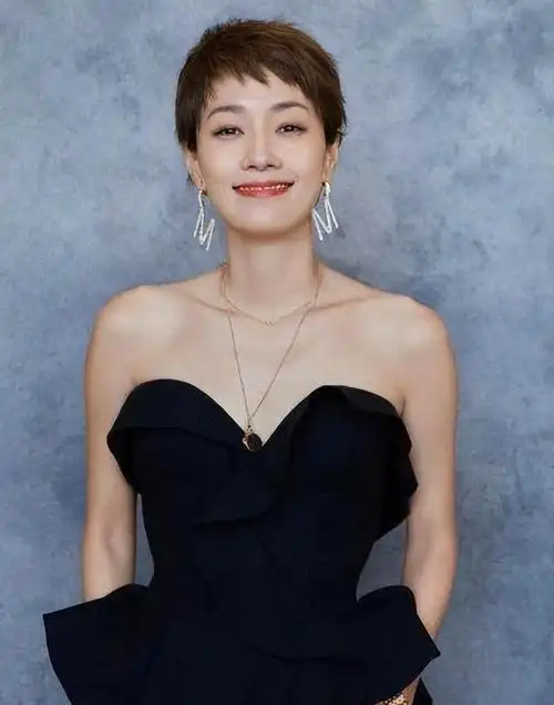 结婚后,马伊琍负责掌管家庭经济大权,文章的每一笔收入都直接转到她的