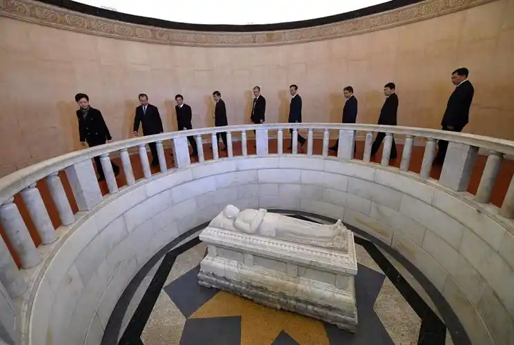 各界人士晋谒南京中山陵