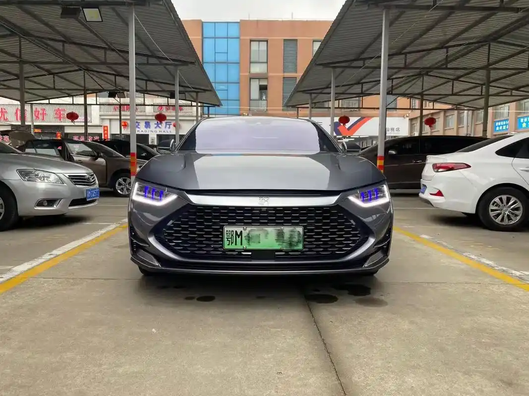 2021年11月上牌,比亚迪,汉dm混动,无钥匙进入,一键启动