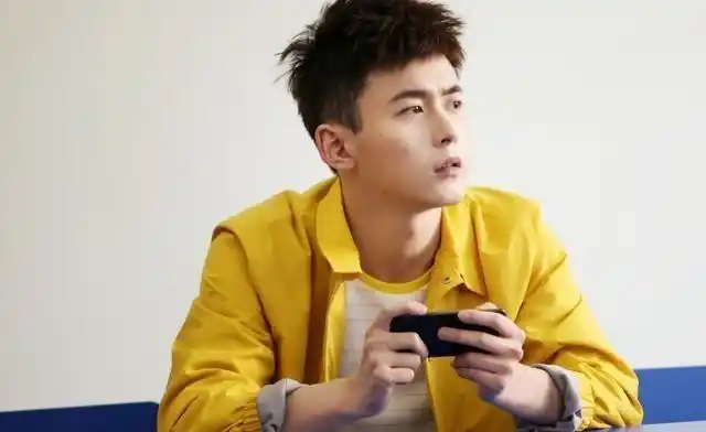 还记得落跑甜心里的柴格吗他现在长这样啦