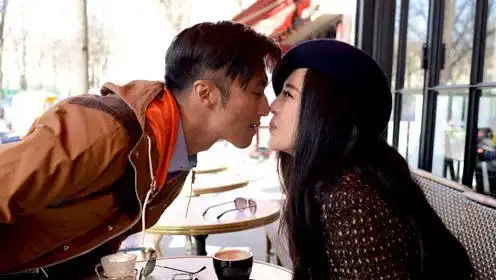 【锋味】会邀宠angelababy用餐突袭捣乱 谢霆锋宠溺称"你好皮"