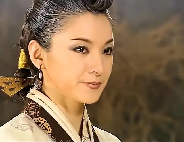 10版"金花婆婆"对比,有人颜值惊艳,有人惨不忍睹