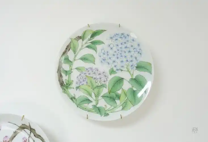 陶瓷釉上彩绘挂盘《春光》