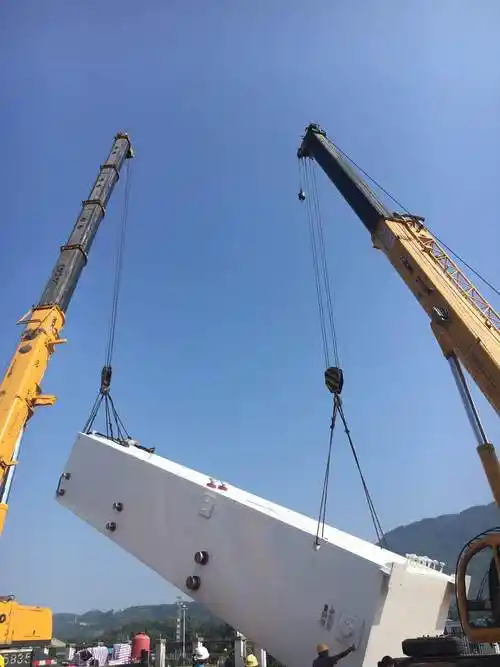 重庆吊车出租吊车的轮胎包养你要注意这几点