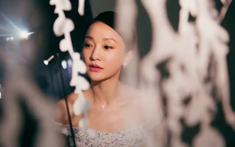 周迅图片壁纸-美女壁纸-高清美女图片-第2图-娟娟壁纸