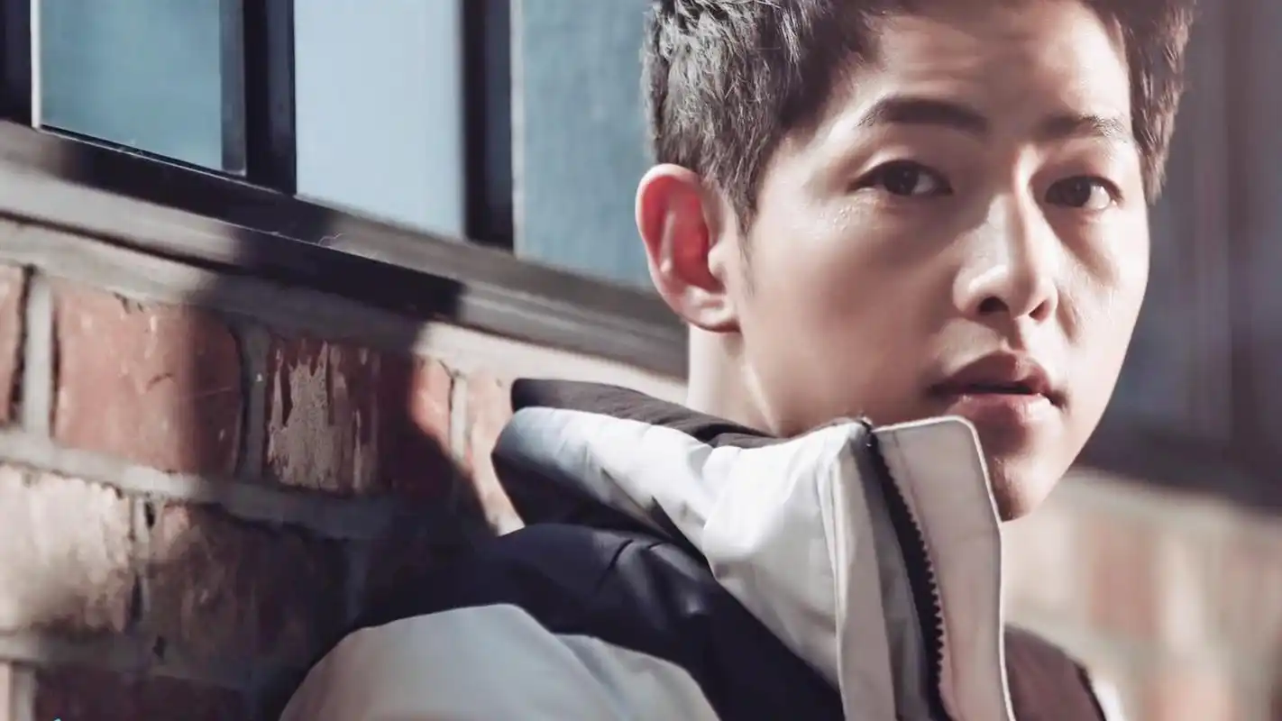 桌面壁纸 明星图片 > 正文  本文 帅气宋仲基壁纸_帅气逼人的帅哥由小