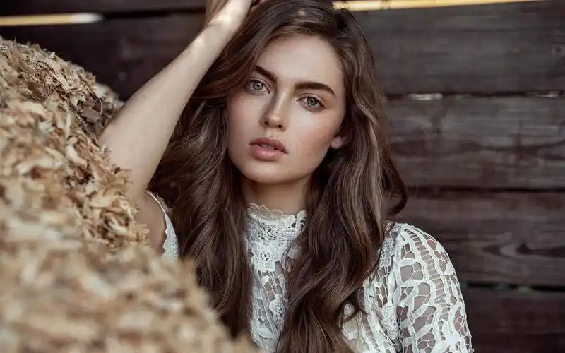 壁纸 棕色头发的女孩,脸,雀斑