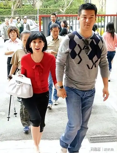 贾静雯前夫孙志浩为争孩子抚养权与前妻闹官司现再婚一家幸福