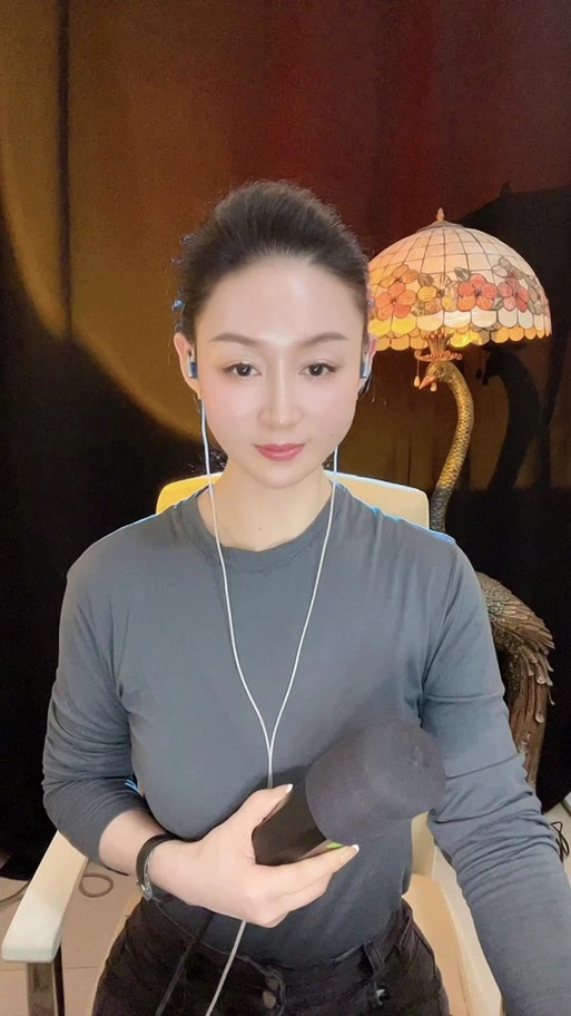 福妞妞个人简介资料_琥珀妞妞 个人资料_郭佑华(妞妞) - 抖音