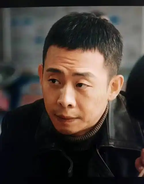 电视剧《他是谁》一开播就登上了收视榜冠军!张译剧_剧情_演技_狂飙