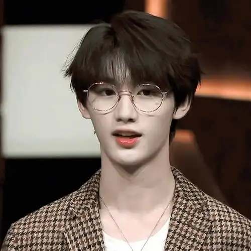 时代少年团戴眼镜的神图太帅了