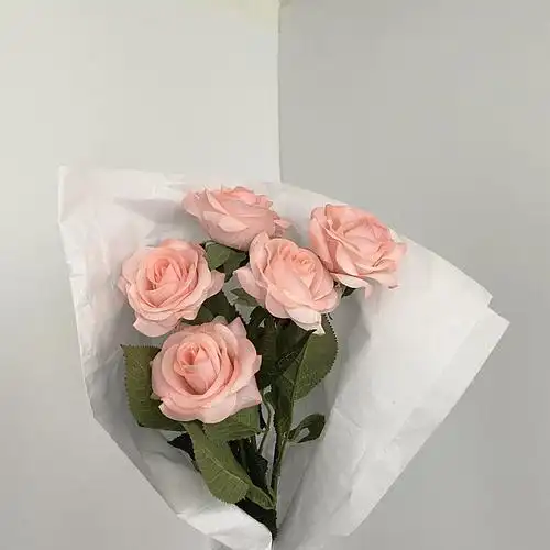 ins风仿真玫瑰花客厅装饰花束餐桌单支假花干花摆件塑料插花摆设