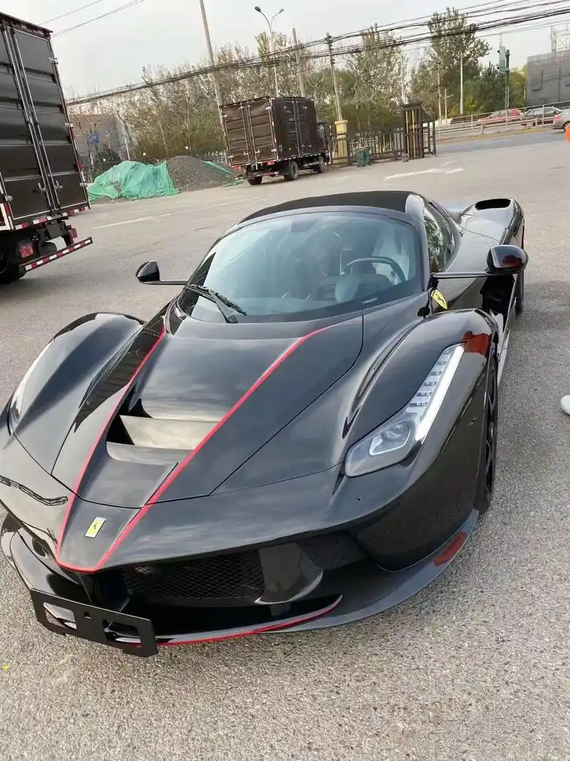 国内仅四台敞篷版拉法#dou是好车 #跟着抖音看豪车 #顶级 - 抖音