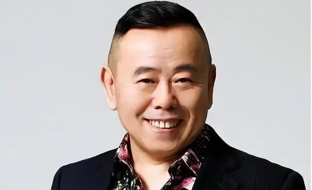 没想到,2024年刚来,66岁潘长江又出来"丢脸",网友坐不