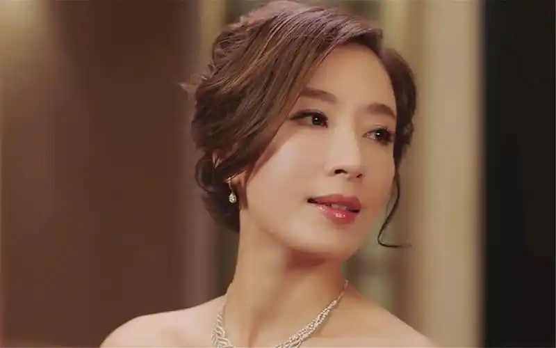 tvb当家花旦杨怡,饰演姚金玲堪称典范,同一个演员不同造型反差有多大