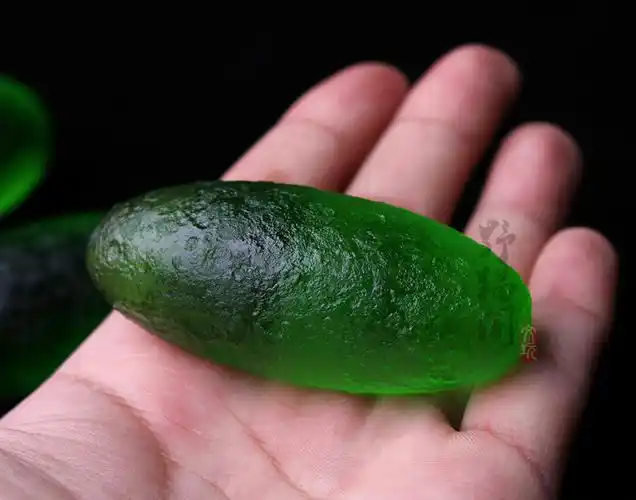 捷克绿色陨石把玩原石diy吊坠疗愈灵性招财宇宙能量摆件捷克绿陨石