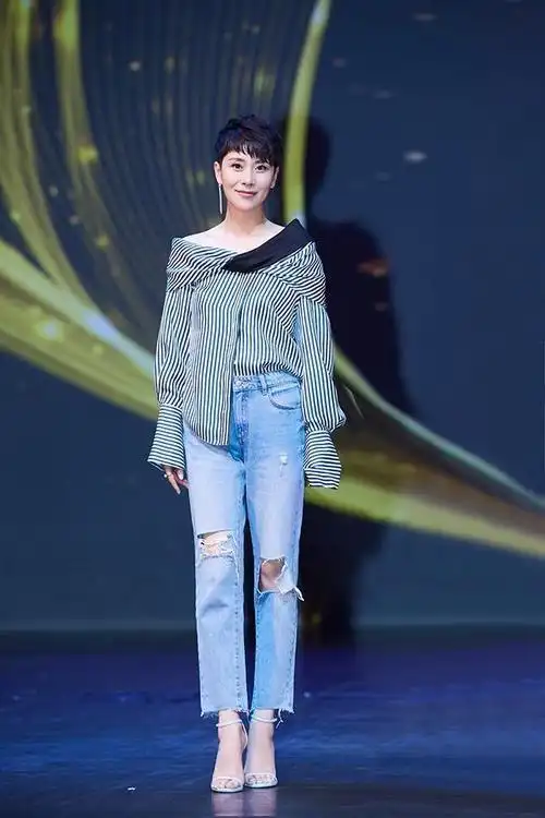 海清这大背头发型简直满屏的违和感气质比起短发大打折扣