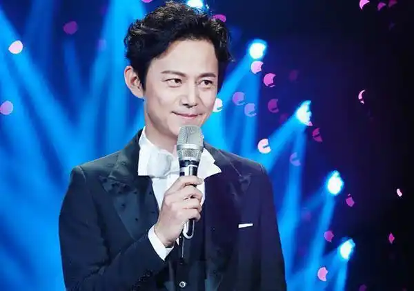 何炅姓名:何炅生日:1974年4月28日星座:金牛座出生地:湖南长沙祖籍