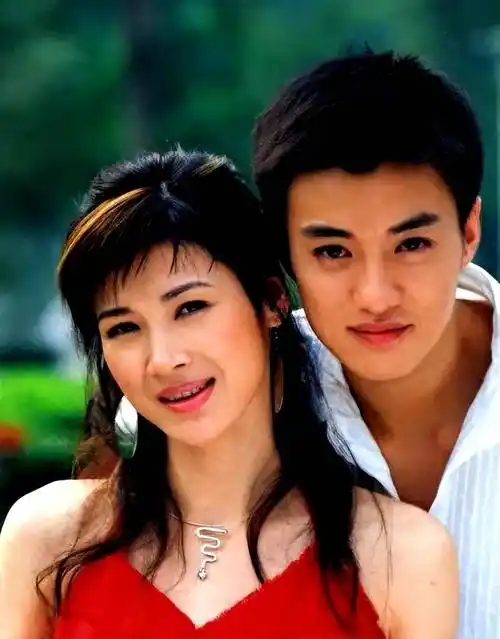 童蕾:情断周一围,32岁嫁温州首富,丈夫不听话后,她怎么样了?