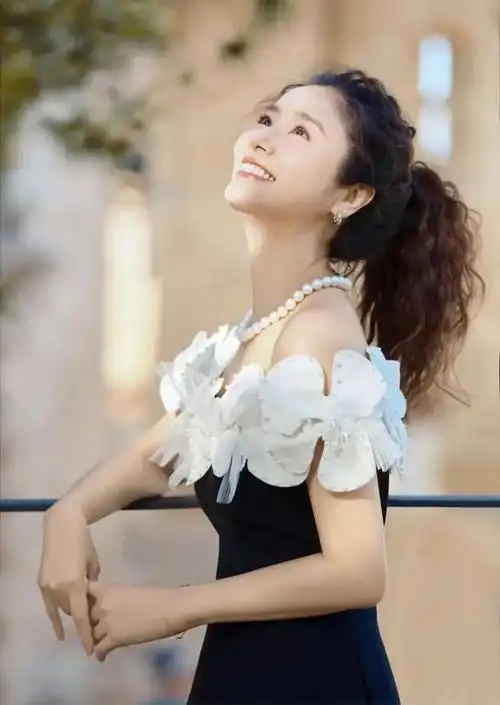 林心如官方后援会是个什么机构?发的照片这么漂亮