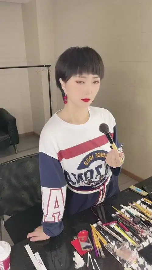 歌手格格《火苗》_歌手格格《火苗》个人资料_歌手格格《火苗》直播间