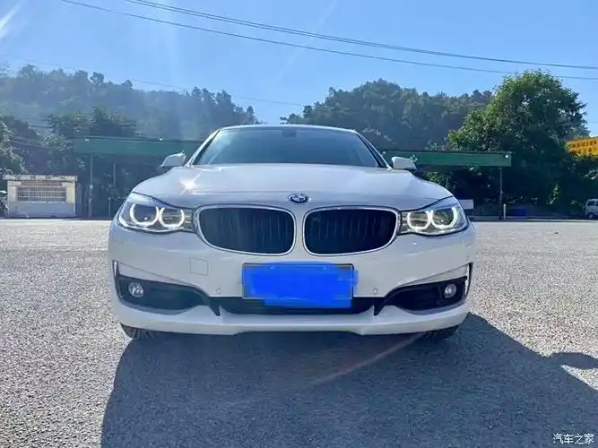 宝马三系320gt2016款时尚型,2.0t配置高全景天窗
