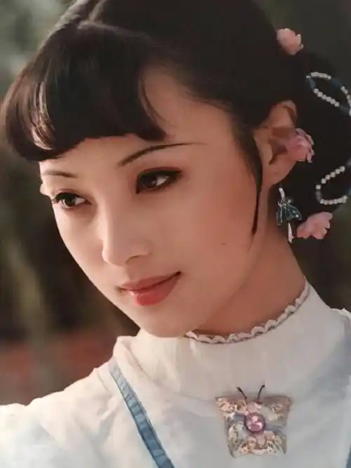 蒋勤勤年轻时有多美?翻出20年前的旧照,难怪陈建斌非她不娶!