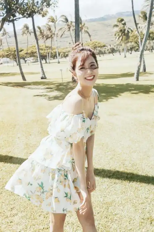 欧尼的颜值真的是怎样看都看不腻~▼jisoo 欧尼有颜又有身材唱跳俱佳