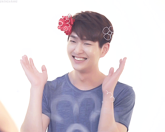 shinee 温流 早安 卖萌 韩国欧巴 睁大眼睛 微笑 头饰 明星爱豆