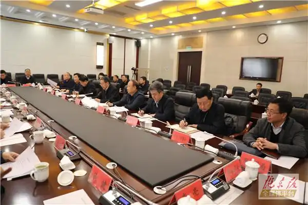 市政府与长庆油田公司举行座谈会协商解决推进庆阳油气产能建设有关