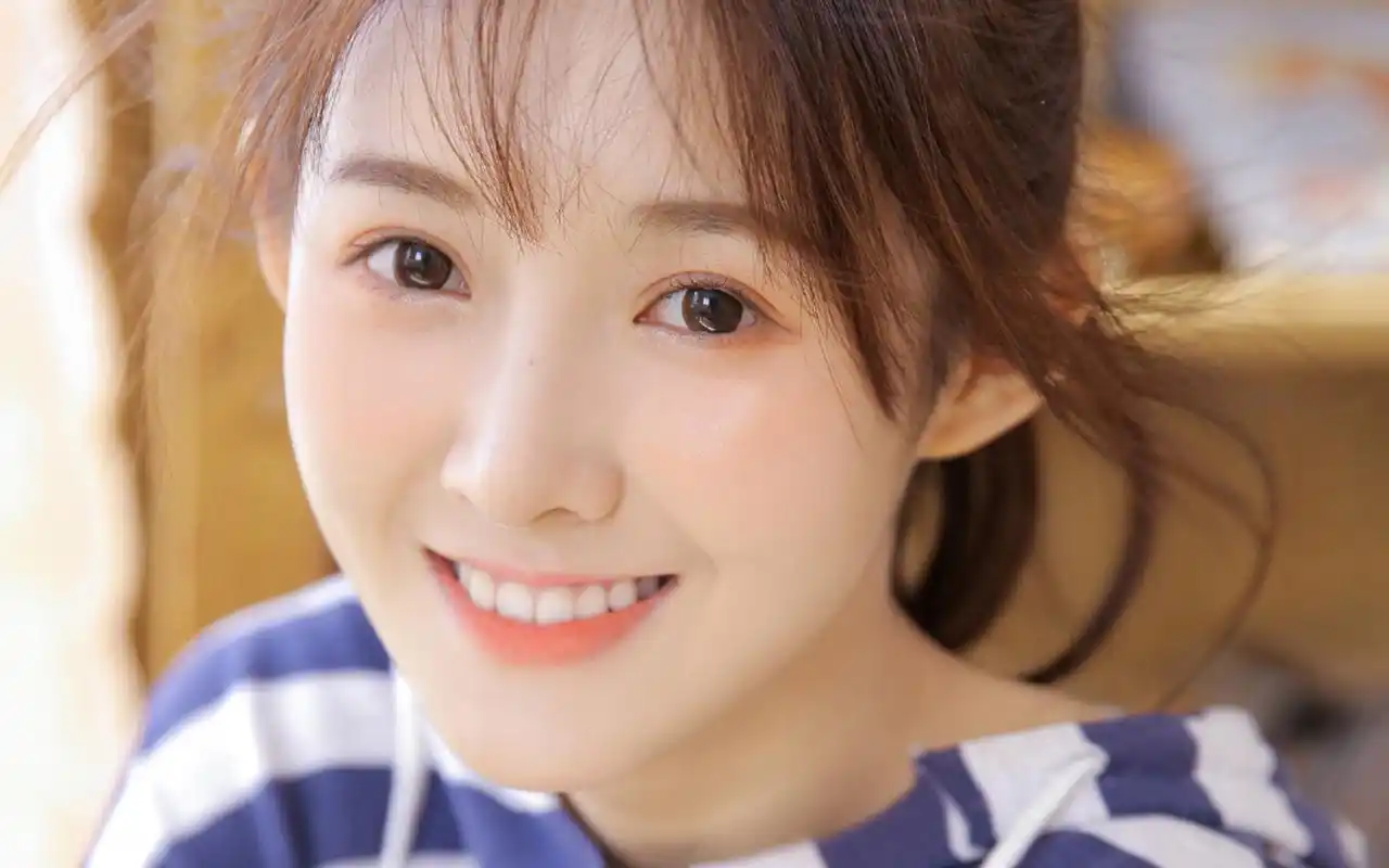 俏丽可爱美少女写真桌面壁纸-美女壁纸-手机壁纸下载-美桌网