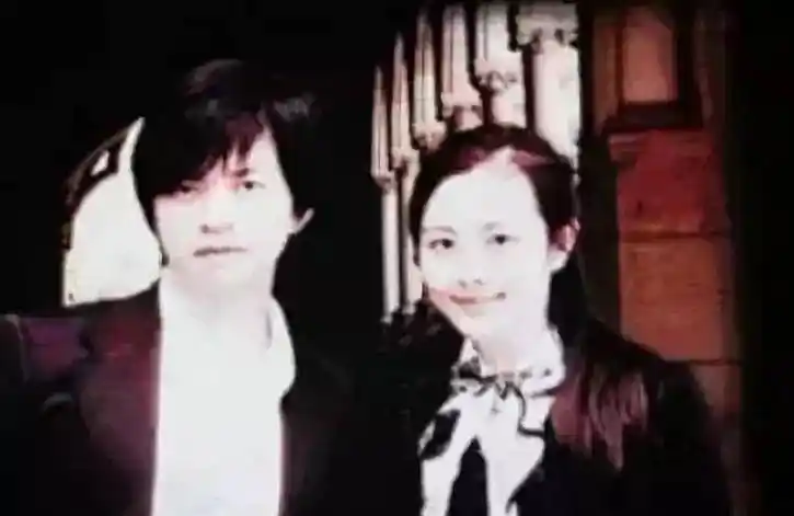 曾有记者问李健:"很多女人都爱你,你觉得成名后的自己,会和现任分手吗