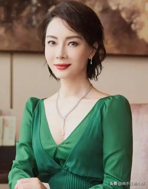 2最新短发减龄发型图片(10款减龄短发不仅优雅)(3)