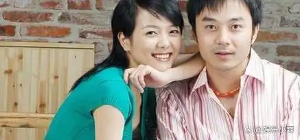 汪涵一家三口逛街,小沐沐"黄毛"抢镜,与汪涵相似度爆表