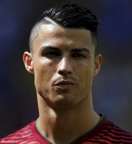 求几张c罗典型的发型,清楚点的,帅点的,谢谢!