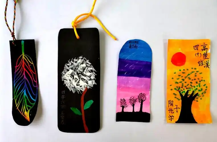 激发学生读书兴趣,迁西县实验小学于11月16举办了"精美书签伴我读书"